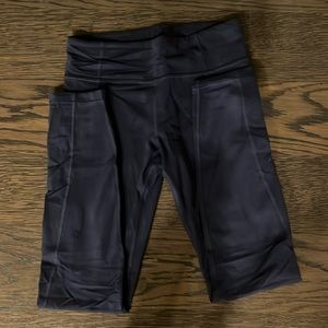 Super cute, dark blue, athleta girl, leggings, size large/12